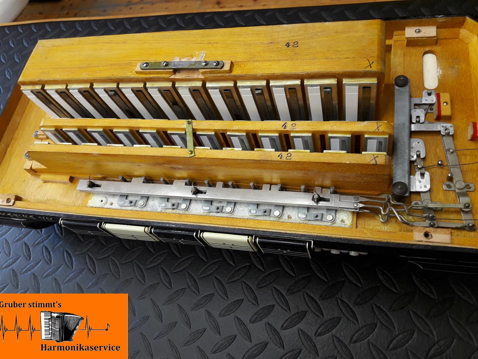 Startseite | Gruber Stimmt`s Harmonikaservice Gruber Bassmechanik Harmonikaservice Gruber stimmt`s